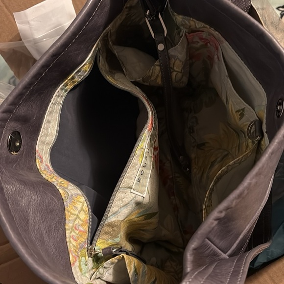 Elegant gray  rough and tumble Leather Shoulder Bag Hartley in concord - Picture 10 of 11